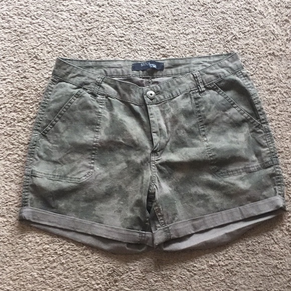 stitch star bermuda shorts